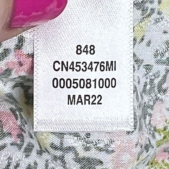 Caslon ditsy floral split neck top size L - Picture 12 of 13